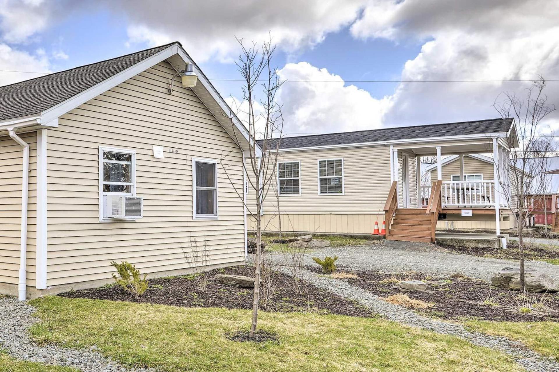 Equestrian House Suites Pleasant Mount Exterior photo