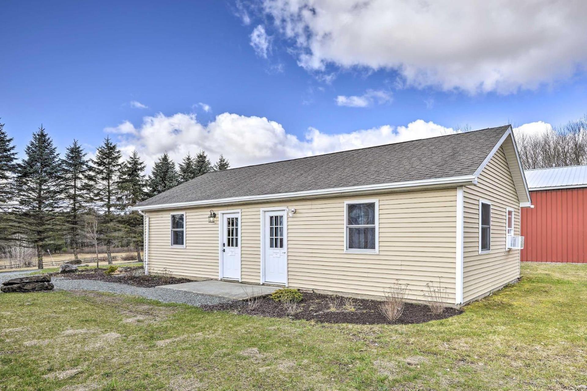 Equestrian House Suites Pleasant Mount Exterior photo